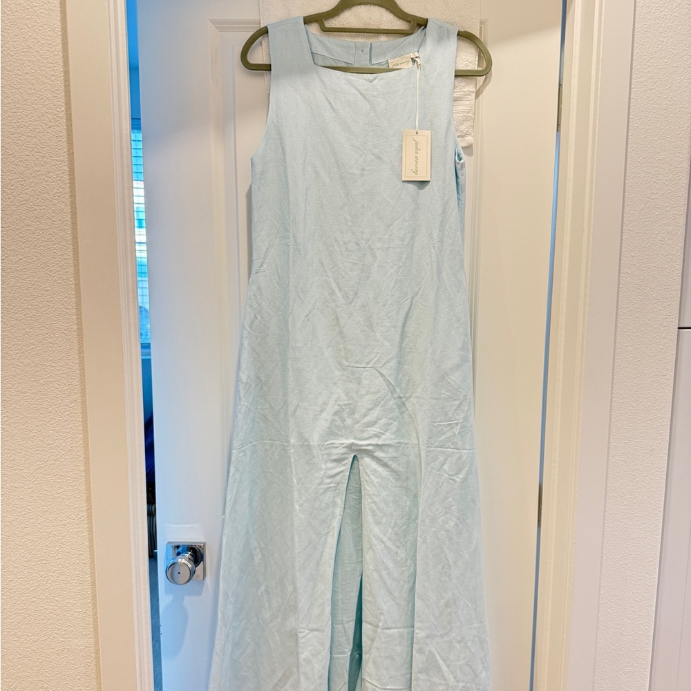 NWT’s Julia Amory Elegant Light Blue Sleeveless Dress